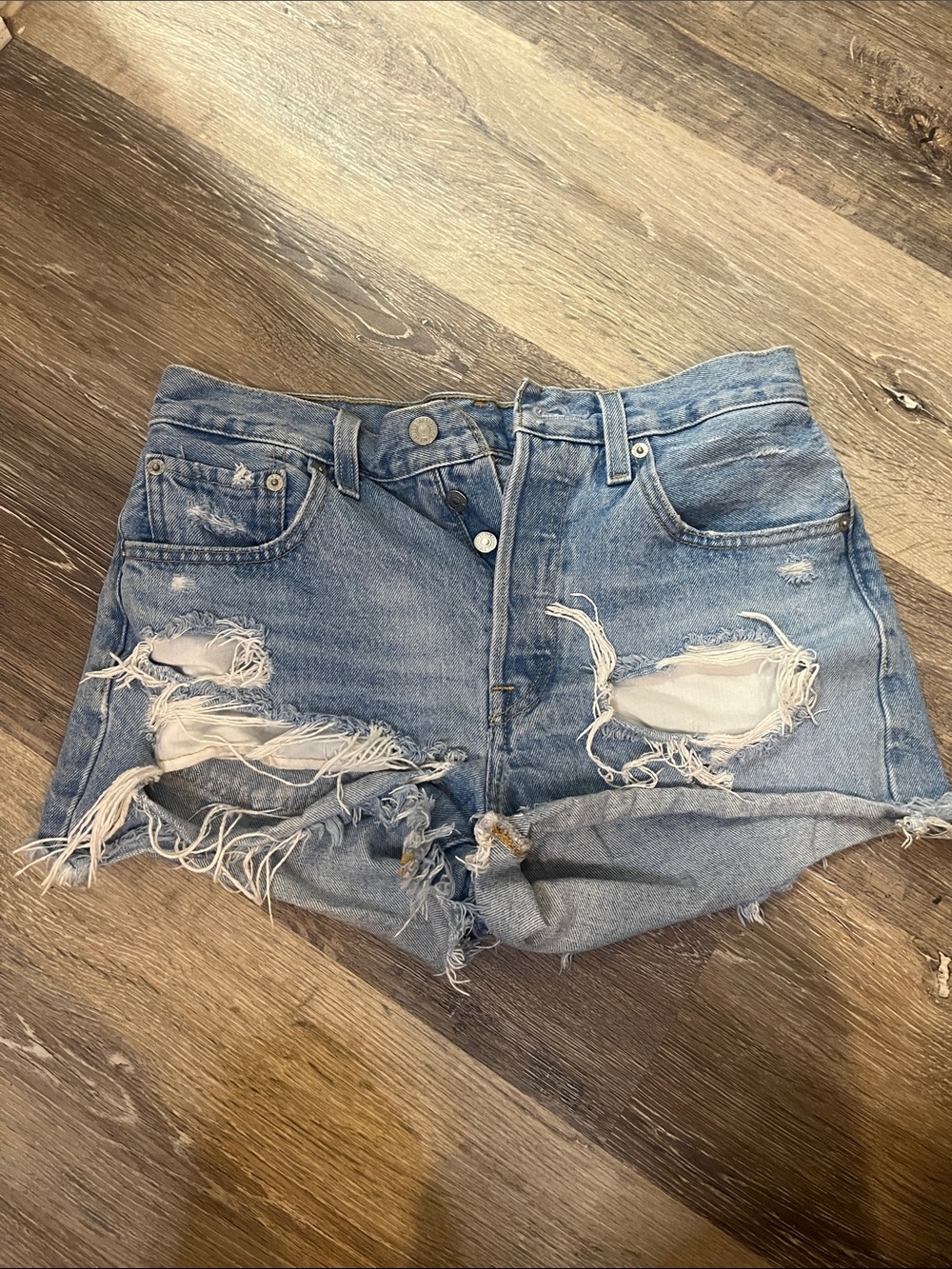 VINTAGE LEVI CUT OFFS 501